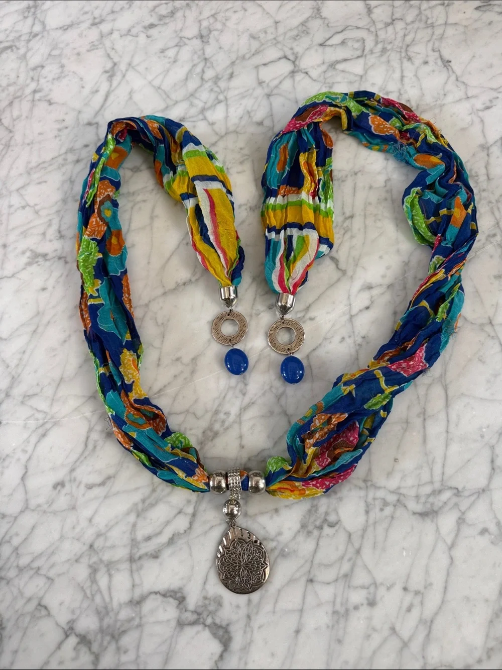 N/A vibrant multicolor